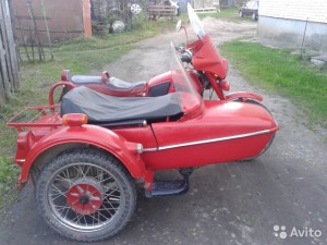 Мотоцикл ИЖ ПЛАНЕТА  (1994 г.в.) в Великих Луках (с коляской, красный)