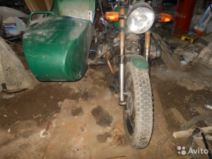 Мотоцикл Урал во Пскове (требует ремонта)