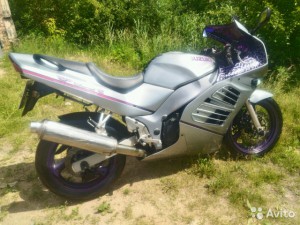 Мотоцикл Suzuki RF 600 R  (1993 г.в.) в Великих Луках (много нового)
